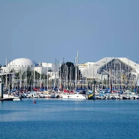 Maison Avec De Grands Volumes Brest
