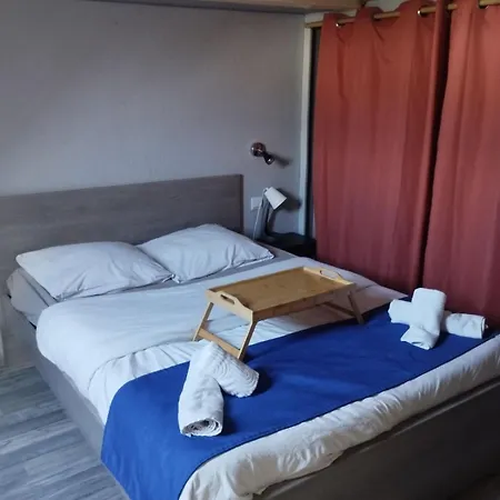 Maison Avec De Grands Volumes