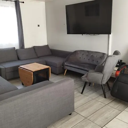 Maison Avec De Grands Volumes Brest